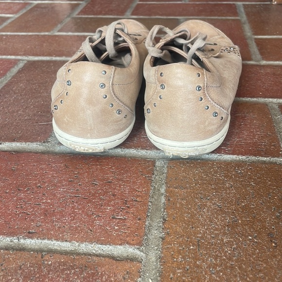Tan Leather Taos Freedom Sneaker 8 - Picture 8 of 8